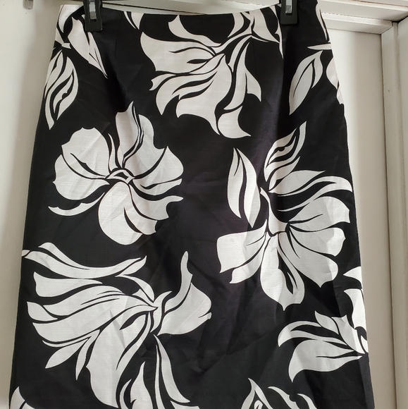 Birch Hill Skirt - Picture 1 of 3